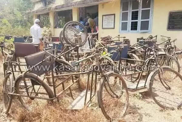 'ഉപ്പളയിലെ വീല്ചെയറും ഉപകരണങ്ങളും വികലാംഗ ക്ഷേമ കോര്പറേഷന്റേതല്ല'