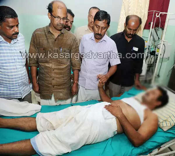 ചെങ്കളയില് ഉപതെരഞ്ഞെടുപ്പിനിടെ ലീഗ് - സി പി എം സംഘര്ഷം; പോലീസ് ഗ്രനേഡ് പ്രയോഗിച്ചു; സി പി എം - ലീഗ് നേതാക്കള്ക്കും യാത്രക്കാര്ക്കും പോലീസുകാര്ക്കും പരിക്ക്