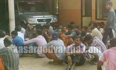 പോലീസ് സ്റ്റേഷന് ഉപരോധിച്ച BJP നേതാക്കളെയും പ്രവര്ത്തകരെയും അറസ്റ്റ് ചെയ്ത് നീക്കി