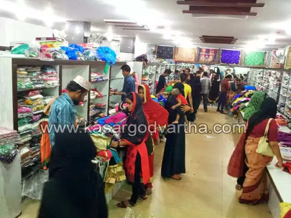 വിലക്കയറ്റത്തിന്റെ പെരുന്നാള് വിപണി; എങ്കിലും നഗരത്തില് തിരക്കൊഴിഞ്ഞില്ല