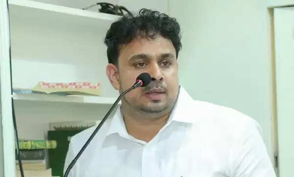 കളങ്കമറ്റ സാമൂഹ്യ സേവനം ആദരിക്കപ്പെടുമ്പോൾ