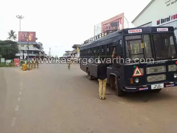 കുമ്പളയിലെ സി.പി.എം പ്രവര്ത്തകന്റെ കൊല: ഹര്ത്താല് പൂര്ണം, വിവിധ സ്ഥലങ്ങളില് പ്രകടനങ്ങള്