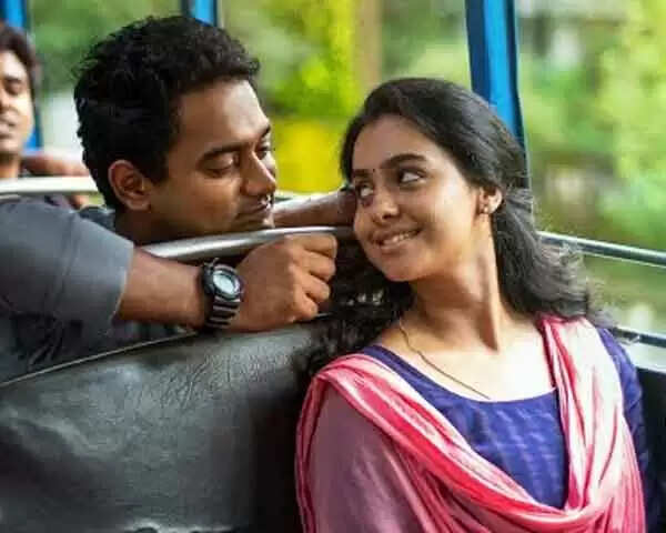 'സര് ശരിക്കും കല്യാണം കഴിക്കാനുള്ള മിനിമം പ്രായം എത്രയാ'; ആസിഫ് അലിയുടെ 'കുഞ്ഞെല്ദോ ' ട്രെയിലര് പുറത്ത്