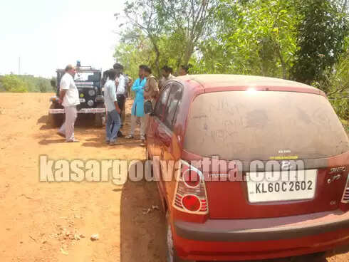 ബ്ലാക്ക് മെയിലിംഗ് സംഘം തട്ടിയെടുത്ത കാര് ഉളിയത്തടുക്കയില് കണ്ടെത്തി