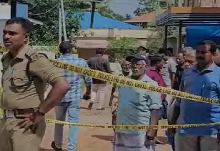 Found Dead | കൊല്ലം കുണ്ടറയില് ഒരു കുടുംബത്തിലെ 3 പേരെ വീട്ടിനകത്ത് മരിച്ചനിലയില് കണ്ടെത്തി