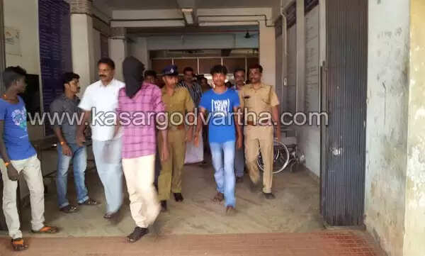 മുരളി വധം: പ്രതികളെ ജനറല് ആശുപത്രിയില് വൈദ്യപരിശോധനയ്ക്ക് വിധേയരാക്കി