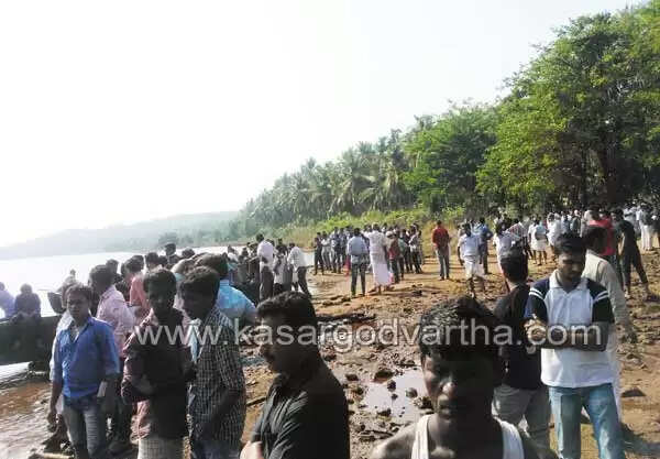 യുവാവിനെ തെക്കില് പുഴയില് ഒഴുക്കില് പെട്ട് കാണാതായി