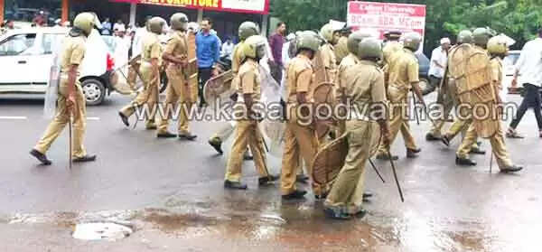 ഫേസ് ബുക്ക് പ്രചരണം: കുമ്പളയില് പ്രതിഷേധ പ്രകടനം