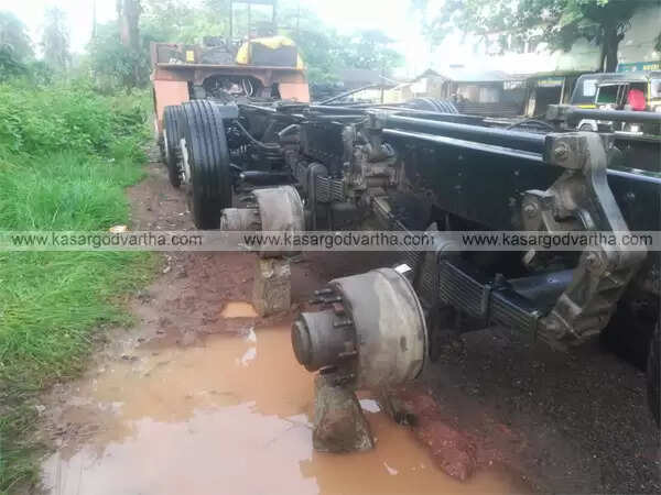 ഊണും ഉറക്കവുമൊഴിഞ്ഞ് കിലോമീറ്ററുകള് വണ്ടിയോടിച്ചാല് കിട്ടുന്ന പ്രതിഫലം 7,500 രൂപ; ടോറസ് ലോറിയുടെ നാല് ടയറുകള് മോഷണം പോയതോടെ 2 ലക്ഷം രൂപയുടെ കടക്കെണിയിലായി ഉത്തരാഖണ്ഡ് സ്വദേശി ജുമാഖാന്