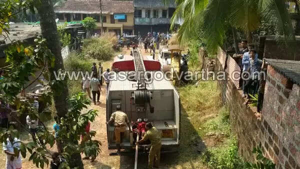 ചൂരിയില് ആക്രി ഗോഡൗണില് വന് തീപിടുത്തം; ലക്ഷങ്ങളുടെ നഷ്ടം