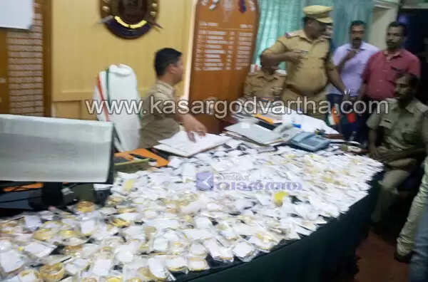 കുഡ്ലു ബാങ്ക് കൊള്ള: 10 ദിവസംകൊണ്ട് സ്വര്ണവും പ്രതികളേയും പിടികൂടിയ അന്വേഷണ സംഘത്തിന് നാട്ടുകാരുടെ അഭിനന്ദനം