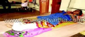 വൈദ്യുതി പോസ്റ്റിലെ തീപ്പൊരി കണ്ട് ഭയന്നോടിയ വീട്ടമ്മയ്ക്ക് വീണ് പരിക്ക്