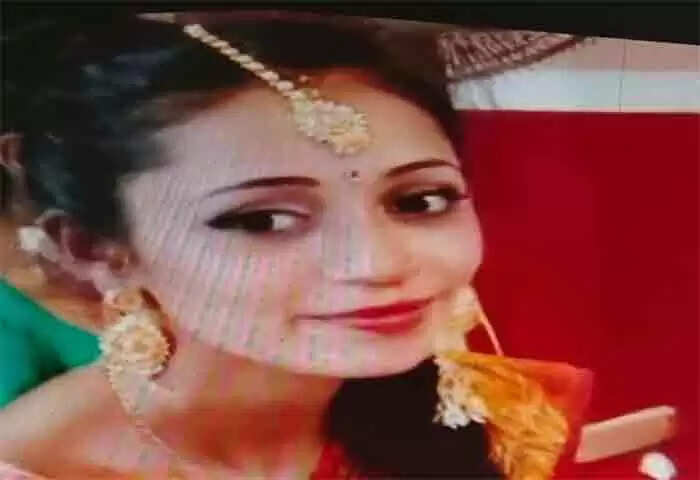 Died | 'അയൽ വീട്ടിൽ പരിപാടിക്ക് പോയ ഭർത്താവ് തിരികെ വരാൻ കൂട്ടാക്കിയില്ല; പ്രണയിച്ച് വിവാഹം കഴിച്ച യുവതി ജീവനൊടുക്കി'