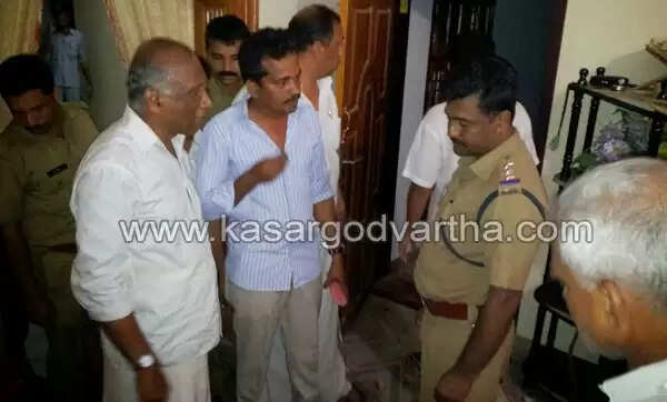 ചളിയങ്കോട്ടും മേല്പറമ്പിലും അക്രമികളുടെ വിളയാട്ടം: വിദ്യാര്ത്ഥിക്ക് ഗുരുതരം, വീടുകളും കാറുകളും തകര്ത്തു