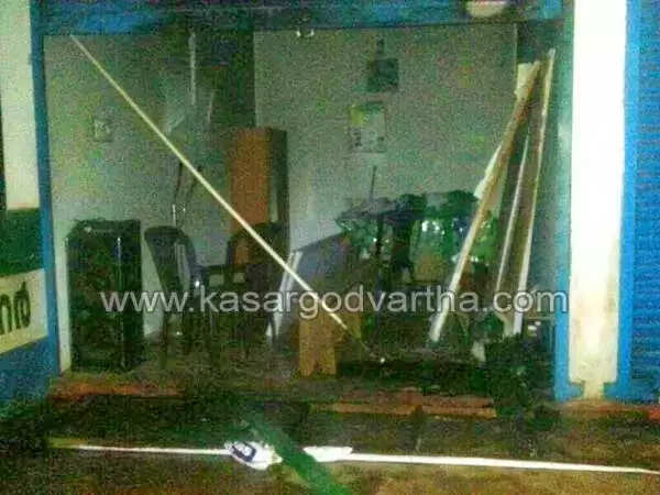 പള്ളിക്കര തൊട്ടിയില് സുന്നീ സെന്ററിന് തീയിട്ടു