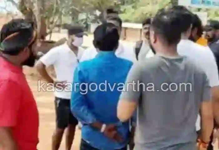 Attack | 'യുവാക്കളും യുവതികളും ഇടകലരുന്നു'; മംഗ്ളൂറില് ഹോളി ആഘോഷത്തിന് നേരെ ബജ്റംഗ്ദള് അക്രമമെന്ന് പരാതി