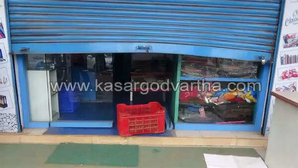 3 കടകളില് കവര്ച്ച; 35,000 രൂപയും സാധനങ്ങളും മോഷണം പോയി, പ്രതികള് സിസിടിവിയില് കുടുങ്ങി