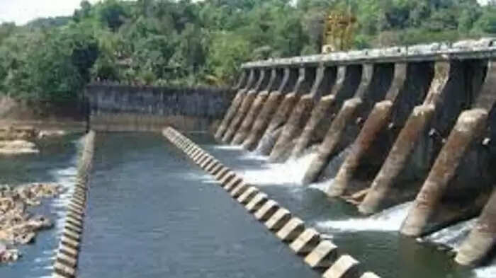 ജലനിരപ്പ് ഉയര്ന്നു; പഴശ്ശി ഡാമിന്റെ ഷട്ടറുകള് ഭാഗികമായി തുറന്നു