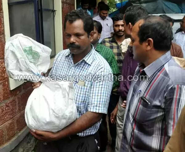 വിജയ ബാങ്ക് കൊള്ള: മുഴുവന് സ്വര്ണവും കണ്ടെടുത്തു, 4 പ്രതികളുടെ അറസ്റ്റ് രേഖപ്പെടുത്തി, 3 പേര് ഒളിവില്