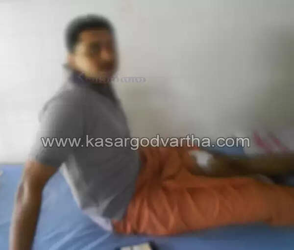 പോലീസ് സ്റ്റേഷനില് സിവില് പോലീസുകാരന് കൊടും ക്രിമിനലിന്റെ കുത്തേറ്റു