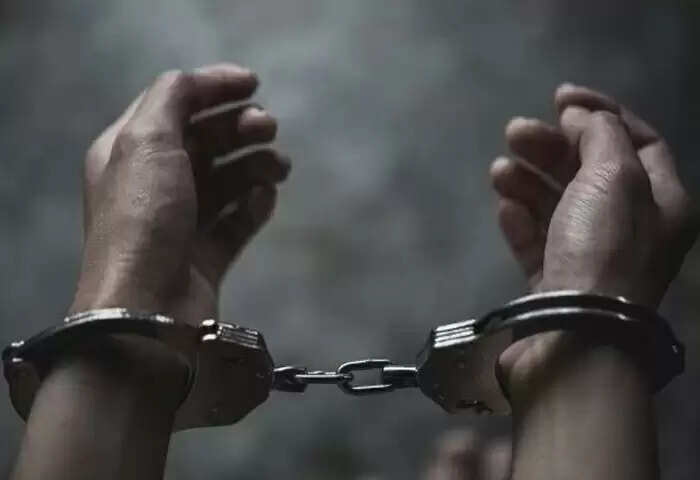 Remanded | അതിർത്തി കടന്നെത്തി മയക്കുമരുന്ന് വിൽപന; ലക്ഷങ്ങൾ വിലവരുന്ന എംഡിഎംഎയുമായി 5 യുവാക്കൾ പിടിയിൽ