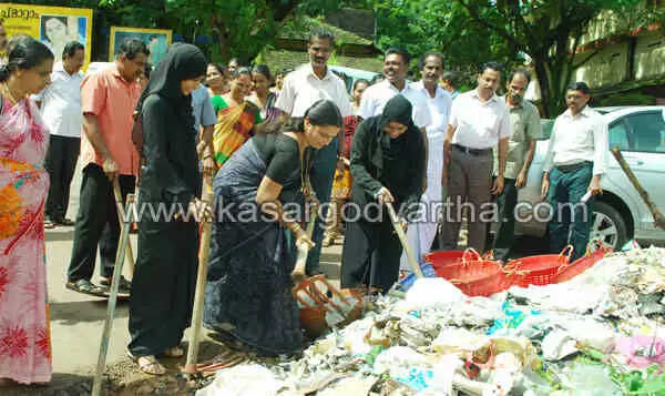സംയുക്തമായി നഗര ശുചീകരണം നടത്തി