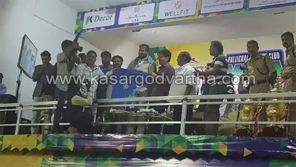 യൂസുഫ് പത്താന് കാസര്കോട്ടെത്തി; ആവേശത്തോടെ ആരാധകര്