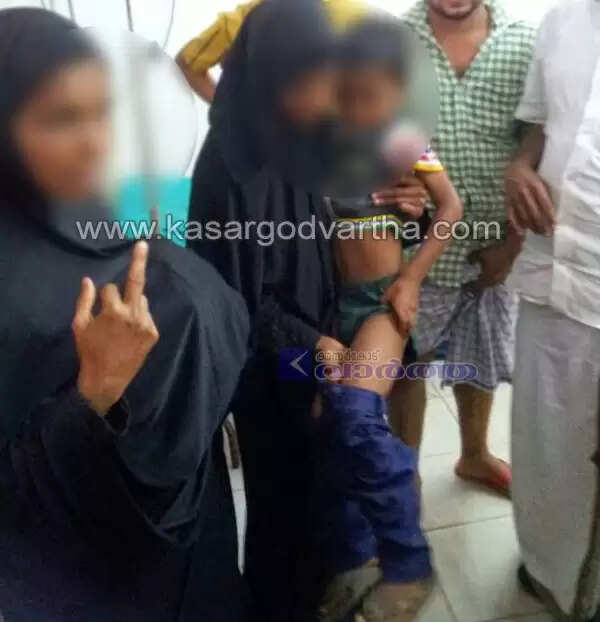 ചങ്ങല പൊട്ടിച്ചെത്തിയ പട്ടി കണ്ണില് കണ്ടവരെയെല്ലാം കടിച്ചു; കുട്ടികളടക്കം 6 പേര് ആശുപത്രിയില്