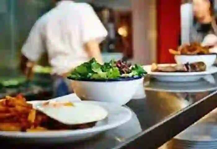 Operation FOSCOS | ഭക്ഷണ സ്ഥാപനങ്ങളിൽ സെപ്റ്റംബർ 15ന് വീണ്ടും ഭക്ഷ്യ സുരക്ഷാ വകുപ്പിന്റെ പരിശോധന; ലൈസൻസില്ലെങ്കിൽ പിടി വീഴും; നിയമം ലംഘിക്കുന്നവർക്ക് കനത്ത പിഴ; രജിസ്ട്രേഷൻ മാത്രം പോര