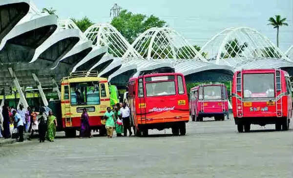 ബസുകളില് നാലുഭാഗത്തും യാത്രാ ബോര്ഡുകള് പ്രദര്ശിപ്പിക്കണം; നിയമം ലംഘിച്ചാല് ഫിറ്റ്നസ് സര്ട്ടിഫിക്കറ്റ് റദ്ദാക്കും