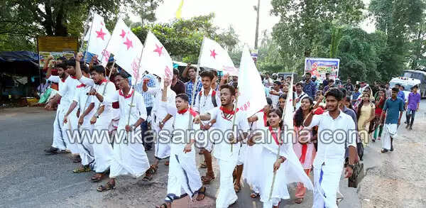 കോളജ് യൂണിയന് തിരഞ്ഞെടുപ്പ്: എസ്എഫ്ഐക്ക് മുന്തൂക്കം, കാസര്കോട് ഗവ കോളജ് കെഎസ്യു -എംഎസ്എഫ് സഖ്യത്തിന്