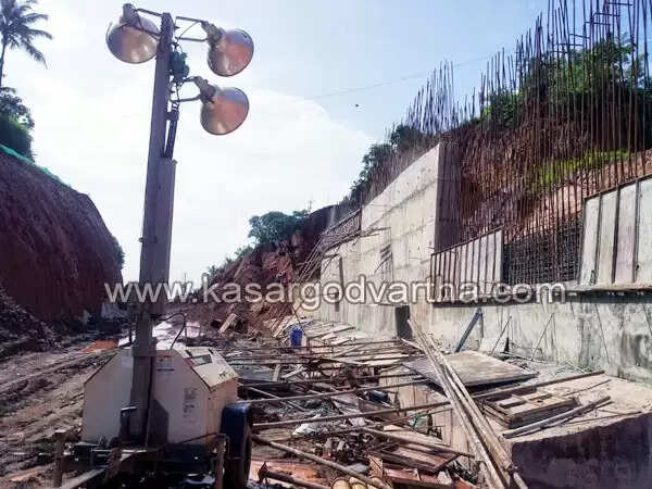 ദുരിത പര്വ്വം താണ്ടി ചന്ദ്രഗിരി യാത്ര; കരാര് ഏറ്റെടുത്തവര്ക്ക് കുലുക്കമില്ല, ഒപ്പം അധികൃതര്ക്കും