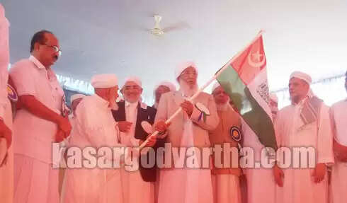 കാന്തപുരത്തിന്റെ കേരളയാത്രയ്ക്ക് പ്രൗഢഗംഭീരമായ തുടക്കം