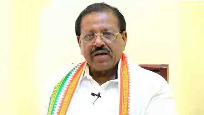 Unnithan against CM | സ്വർണ കടത്ത്: മുഖ്യമന്ത്രിയും കുടുംബവും അഗ്നിശുദ്ധി വരുത്തണമെന്ന് രാജ് മോഹൻ ഉണ്ണിത്താൻ എം പി; 'പിണറായിക്ക് ലഭിക്കുന്നത് ചെയ്ത പാപത്തിന്റെ ശിക്ഷ'