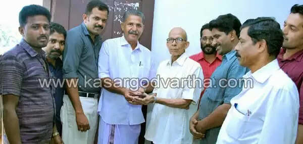 കളഞ്ഞുകിട്ടിയ പണം ഉടമസ്ഥനെ തിരികെയേല്പിച്ച് സിപിഎം നേതാവ് മാതൃകയായി