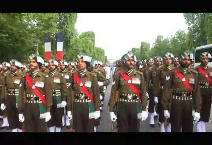 Parade | ഫ്രാൻസിൽ ബാസ്റ്റിൽ ദിനത്തോടനുബന്ധിച്ച് പരേഡുമായി ഇന്ത്യൻ സൈന്യം; അഭിമാനമായി പഞ്ചാബ് റെജിമെന്റ്; സല്യൂട്ട് സ്വീകരിച്ച് പ്രധാനമന്ത്രി നരേന്ദ്ര മോദി