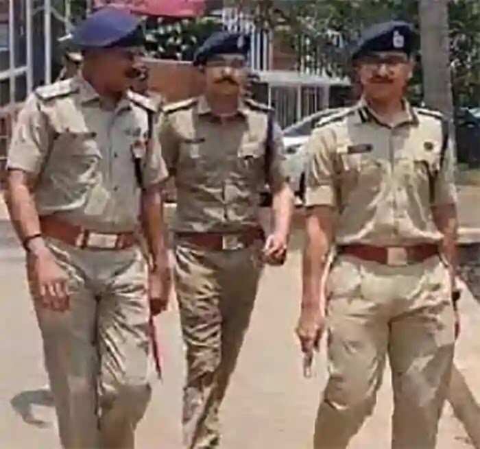 DIG | കാസര്കോട് ക്രമസമാധാനപാലനം ഭദ്രം; കുറ്റം ചെയ്ത് അതിര്ത്തി കടക്കുന്നവരെ പിടികൂടാന് പ്രത്യേക നടപടി ഉണ്ടാകുമെന്ന് ഉത്തരമേഖല ഡിഐജി പുട്ട വിമലാദിത്യ