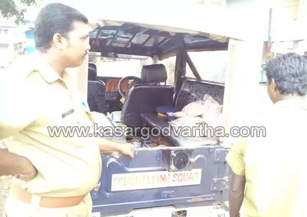 കാസര്കോട് നഗരത്തില് വ്യാപകമായ റെയ്ഡ്; ചാക്കു കണക്കിന് പാന്മസാലകള് പിടികൂടി