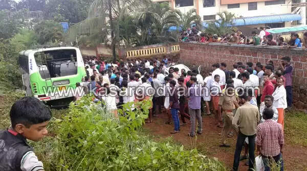 മാവുങ്കാലില് ബസും കാറും കൂട്ടിയിടിച്ച് യുവതി മരിച്ചു; ഭര്ത്താവിനും കുട്ടിക്കും ഗുരുതരം