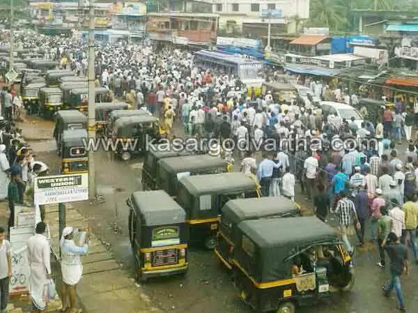 ഫേസ് ബുക്ക് പ്രചരണം: കുമ്പളയില് പ്രതിഷേധ പ്രകടനം