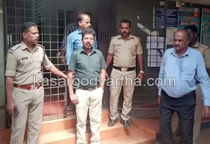 Allegations | ജിബിജി ചെയർമാൻ വിനോദ് കുമാർ സിനിമയെടുക്കാമെന്ന് പറഞ്ഞും തട്ടിപ്പ് നടത്തിയതായി ആരോപണം; നാട്ടുകാർ മുന്നറിയിപ്പ് നൽകിയതോടെ പ്രഖ്യാപിച്ച ദിവസം തന്നെ പിന്മാറിയെന്ന് സംവിധായകൻ