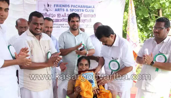 ഫ്രണ്ട്സ് പച്ചംബള സ്കൂള് കിറ്റ് വിതരണം ചെയ്തു