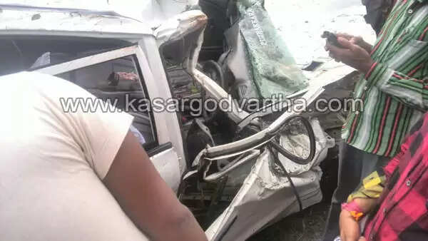 മാവുങ്കാലില് ബസും കാറും കൂട്ടിയിടിച്ച് യുവതി മരിച്ചു; ഭര്ത്താവിനും കുട്ടിക്കും ഗുരുതരം