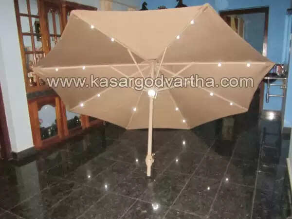 ഊര്ജ സംരംക്ഷണത്തിന് സംഭാവനയായി രാമകൃഷ്ണന്റെ സോളാര് വിളക്കുകള്