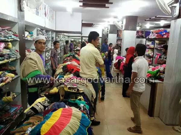 വിലക്കയറ്റത്തിന്റെ പെരുന്നാള് വിപണി; എങ്കിലും നഗരത്തില് തിരക്കൊഴിഞ്ഞില്ല