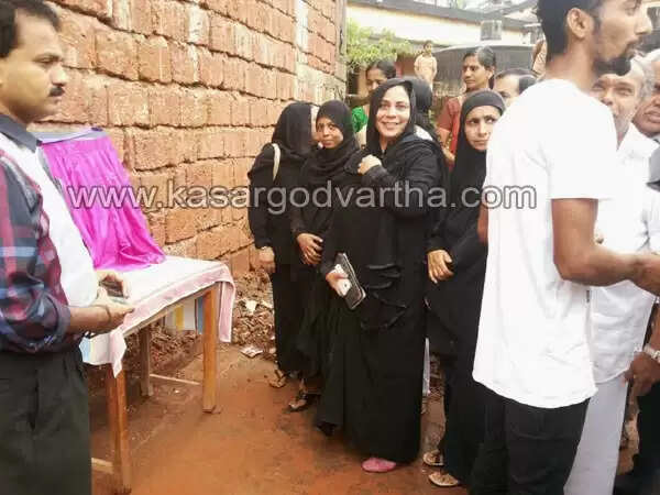 മൊഗ്രാല് പുത്തൂര് സ്കൂളില് ഉല്ഘാടന പെരുമഴ