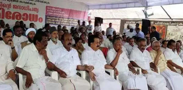 പൗരത്വ നിയമത്തിനെതിരെ ഭരണ-പ്രതിപക്ഷ പാര്ട്ടികള് നടത്തുന്ന സംയുക്തസത്യാഗ്രഹം ആരംഭിച്ചു