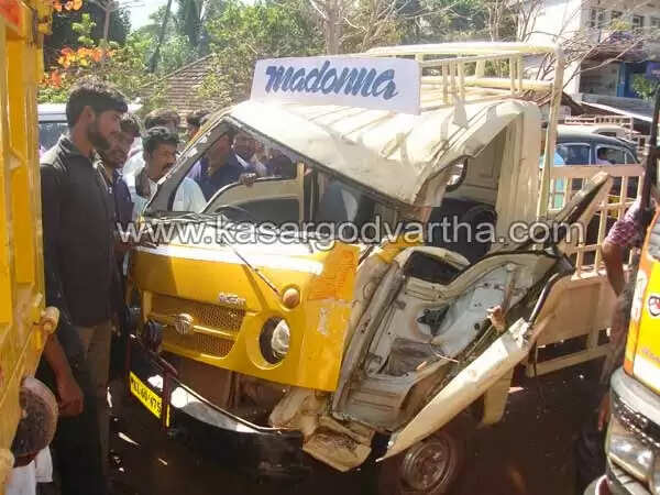 ടിപ്പര്ലോറിയും മിനി ടെമ്പോയും കൂട്ടിയിടിച്ച് 2 പേര്ക്ക് പരിക്ക്