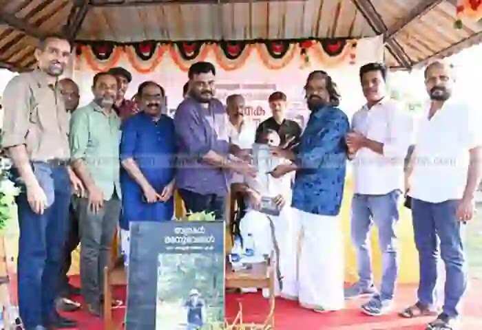 Book released | മൂന്നാമത്തെ പുസ്തകവുമായി ഡോ. എഎ അബ്ദുൽ സത്താർ; 'യാത്രകൾ അനുഭവങ്ങൾ' പ്രകാശനം ചെയ്തു