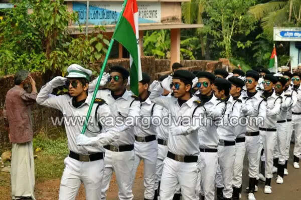 അരയിക്ക് തിരുമധുരം പകര്ന്ന് നബിദിനറാലി